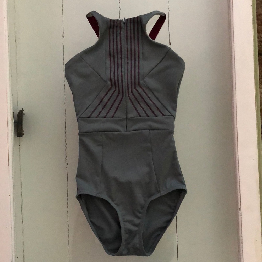 Jo +Jax leotard, XSA, zipper front, gray/sage with maroon